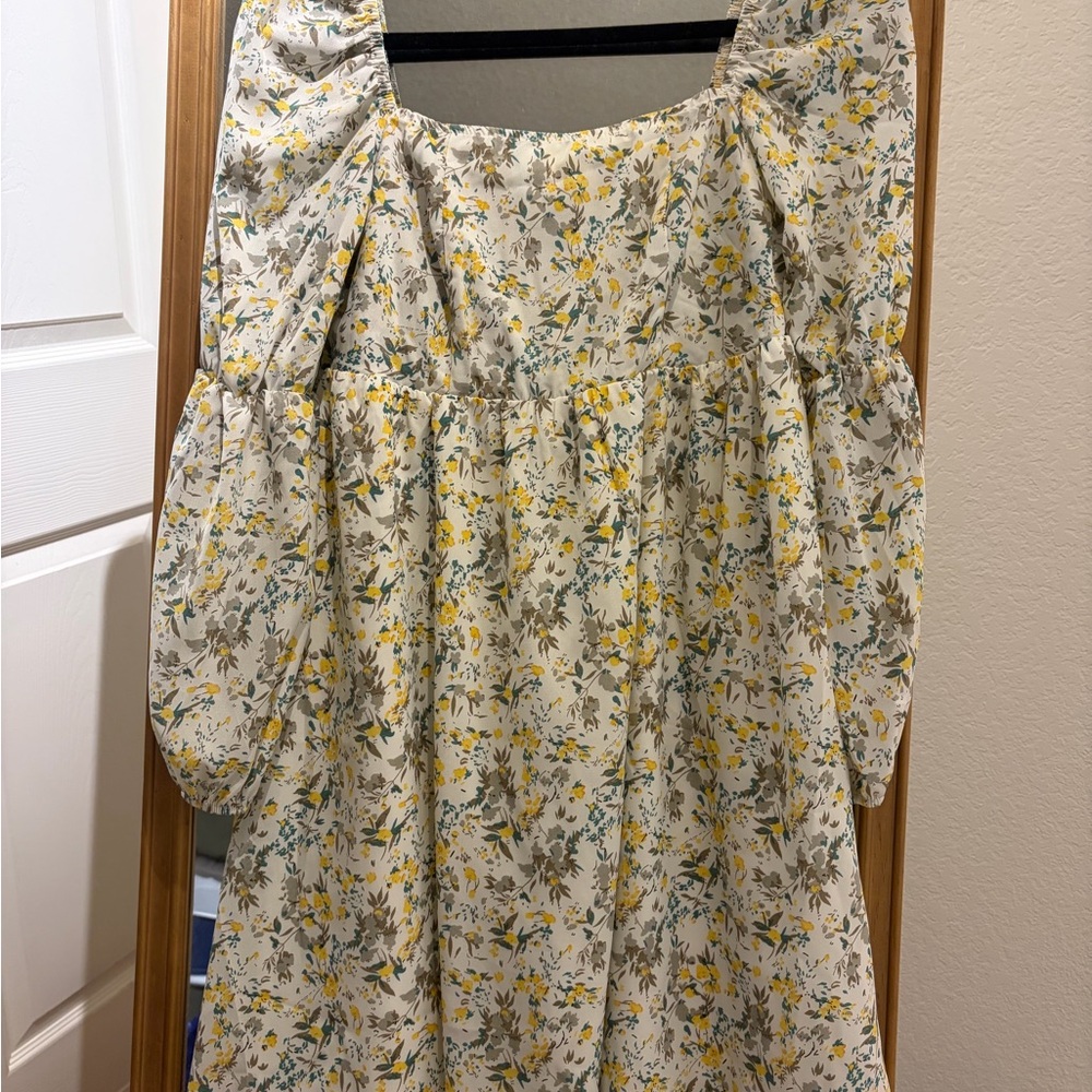 Square-Neck Mini Dress in White with Yellow Floral Print - Picture 3 of 5
